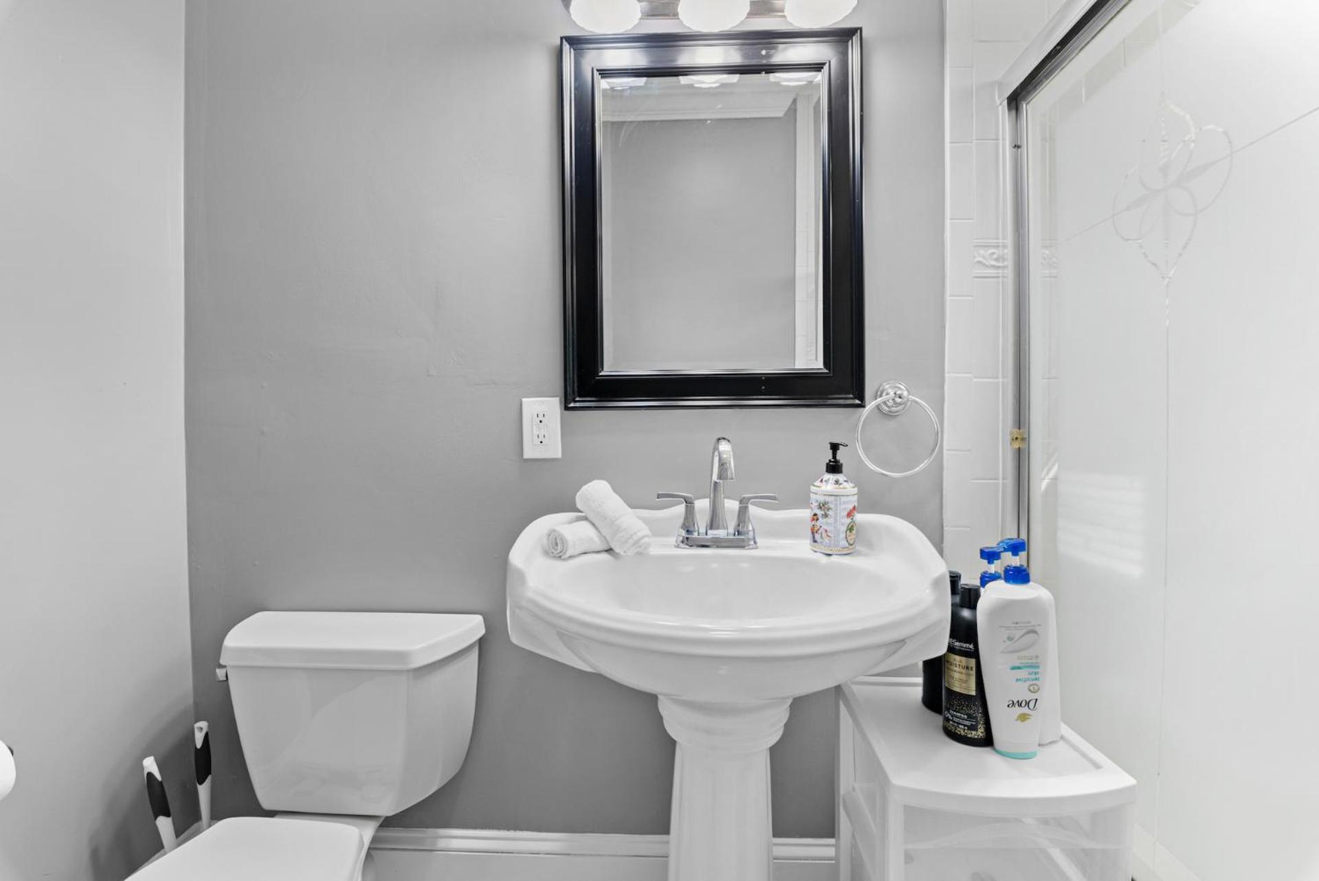 Spacious Apartments Near Ashmont - Evonify Stays Boston Dış mekan fotoğraf