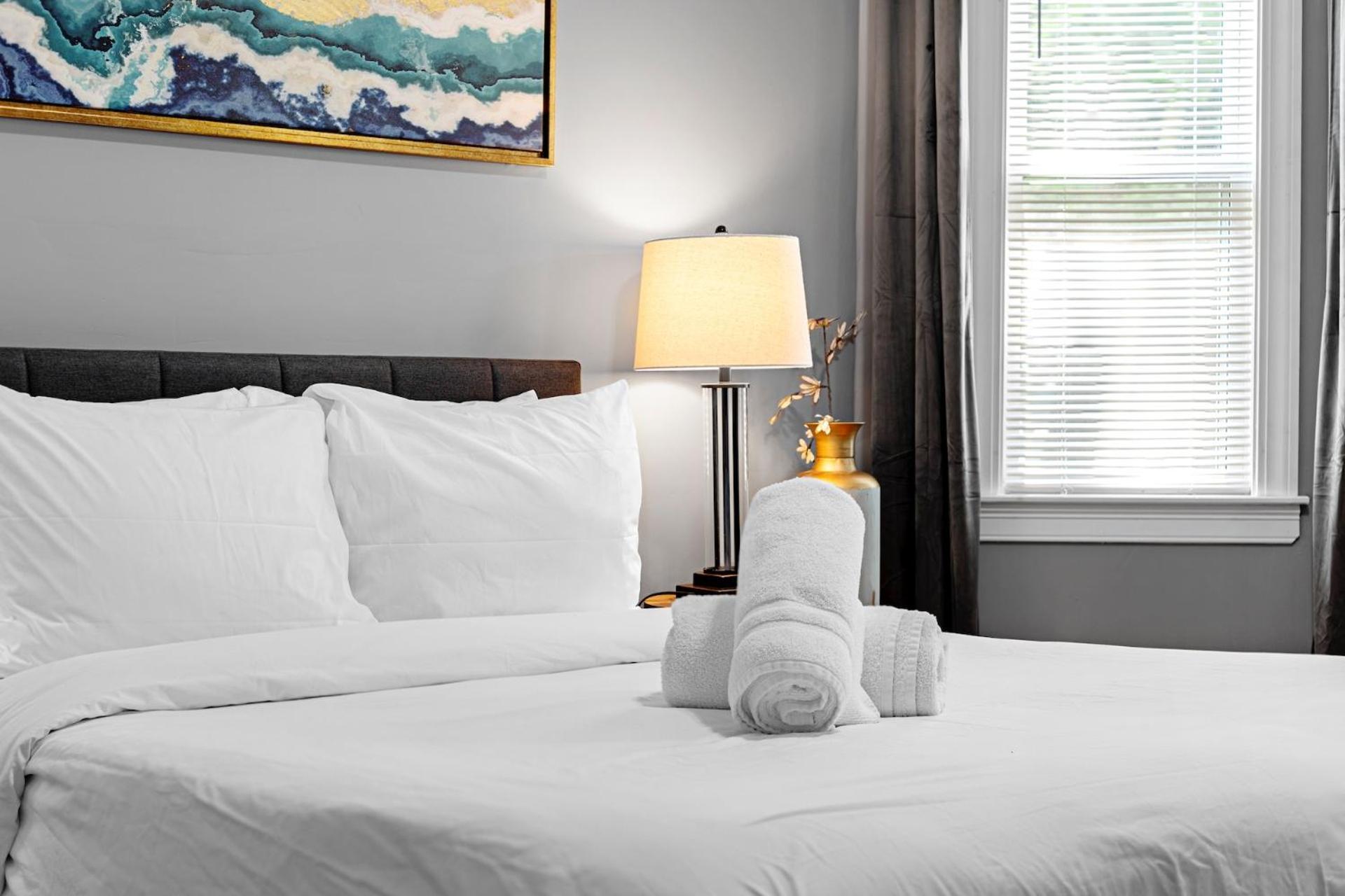 Spacious Apartments Near Ashmont - Evonify Stays Boston Dış mekan fotoğraf