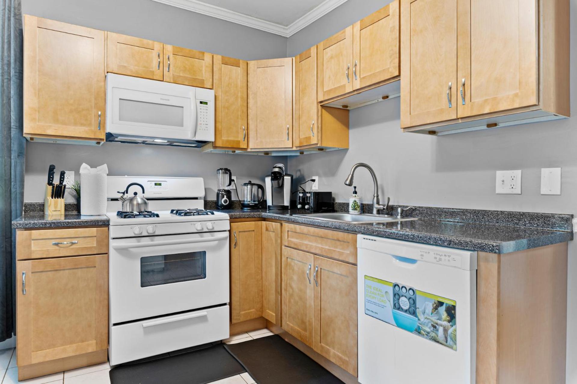 Spacious Apartments Near Ashmont - Evonify Stays Boston Dış mekan fotoğraf